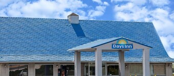 Days Inn by Wyndham Seymour