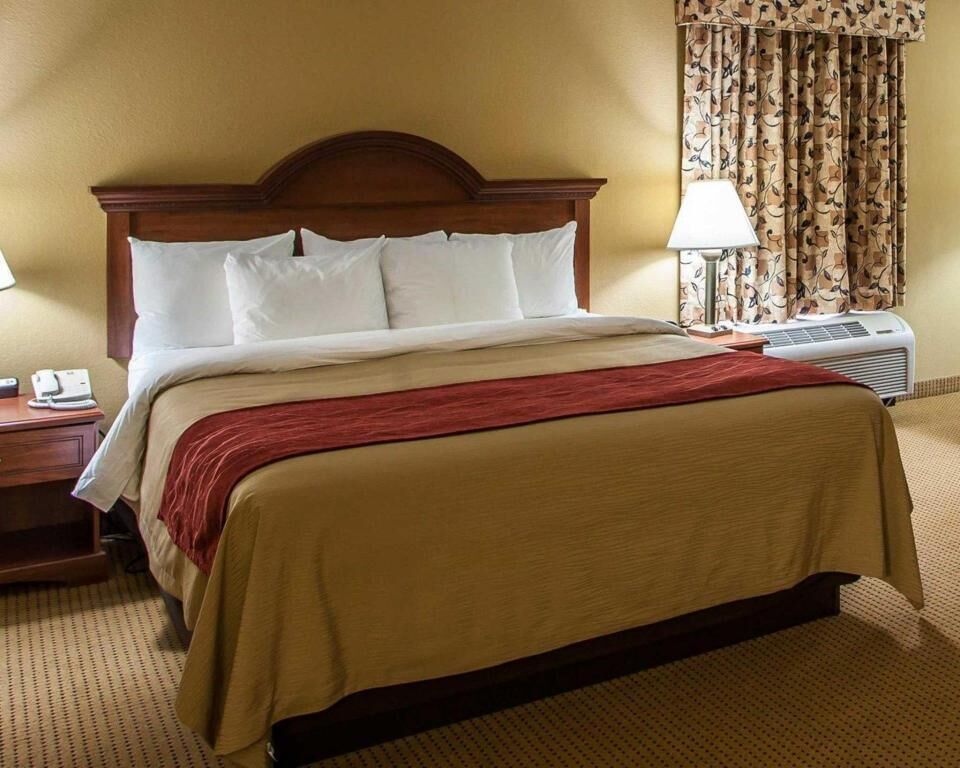 Premium bedding, desk, blackout drapes, iron/ironing board