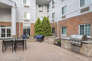 Terrace/patio - Hilton Vacation Club Varsity Club South Bend, IN (Mishawaka)