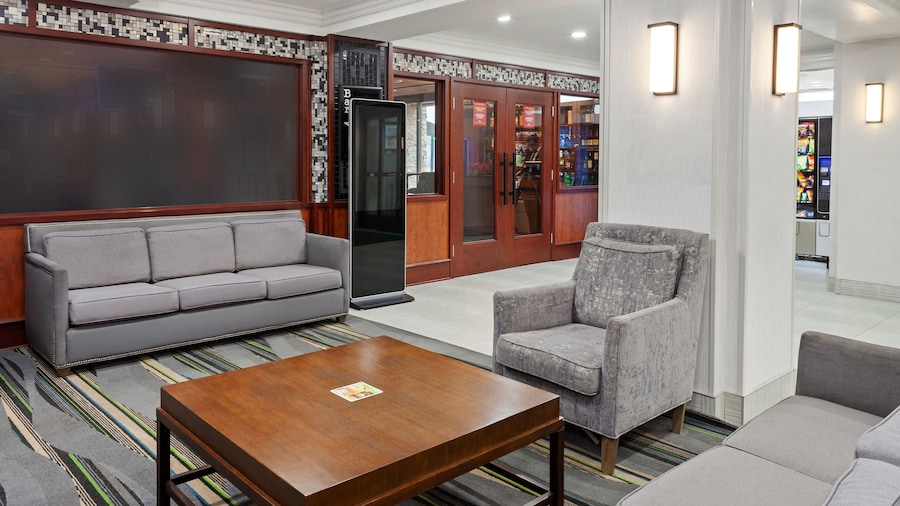 Holiday Inn Chicago-Oakbrook by IHG