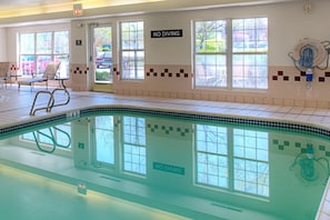 Una piscina cubierta