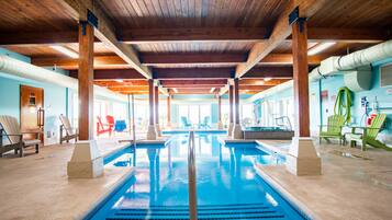 Indoor pool, sun loungers