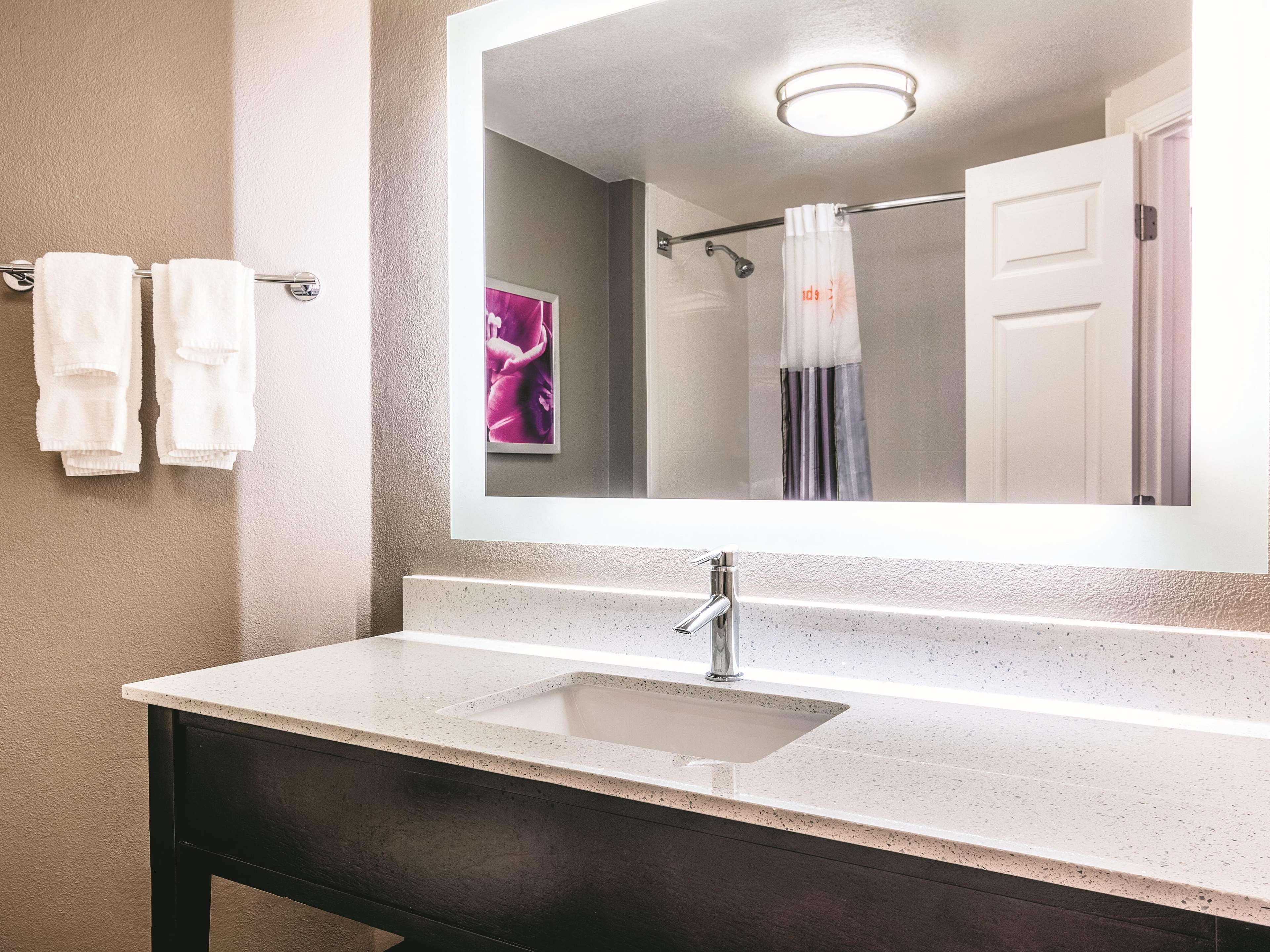 room, 2 double beds, non smoking | bathroom | combined shower/bathtub, free toiletries, hair dryer, towels