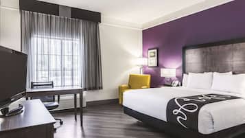 Room, 1 King Bed, Accessible, Non Smoking | Premium bedding, desk, iron/ironing board, free cribs/infant beds