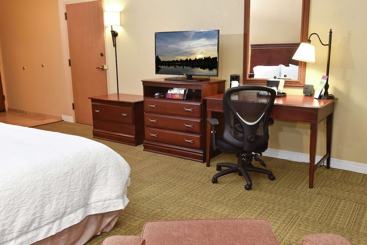 Room, Accessible | 1 bedroom, Frette Italian sheets, premium bedding, memory foam beds