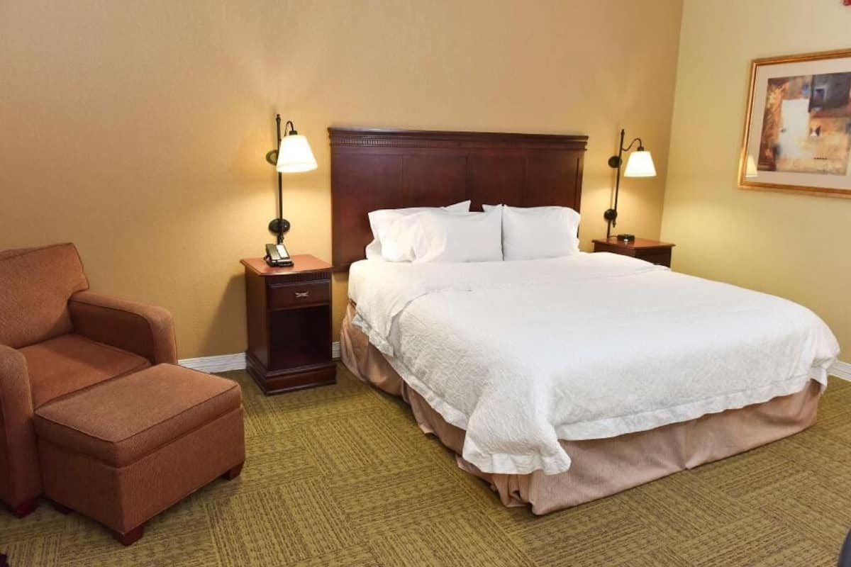 1 bedroom, Frette Italian sheets, premium bedding, memory foam beds