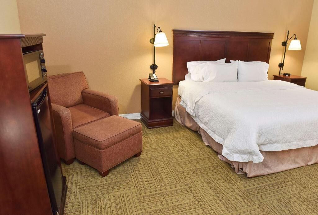 1 bedroom, Frette Italian sheets, premium bedding, memory foam beds