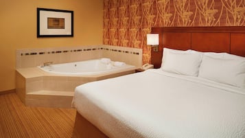 Luxe beddengoed, pillowtop-bedden, een kluis op de kamer, een bureau