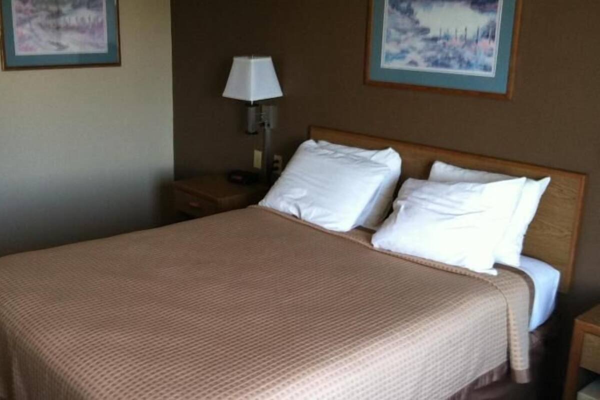 In-room safe, desk, iron/ironing board, free cots/infant beds