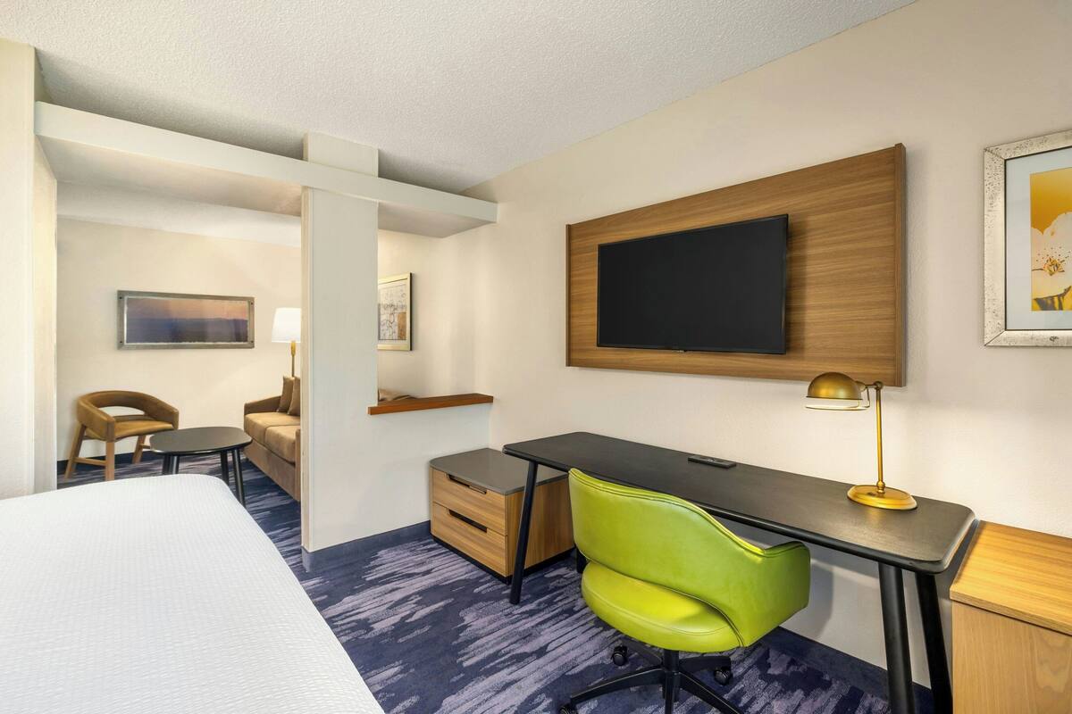 Suite, 1 Tempat Tidur King dengan tempat tidur Sofa | Area keluarga | Smart TV dan Netflix