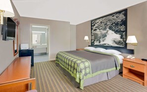 Habitación, 1 cama de matrimonio grande, accesible para personas con discapacidad, no fumadores | Escritorio, cortinas opacas, tabla de planchar con plancha