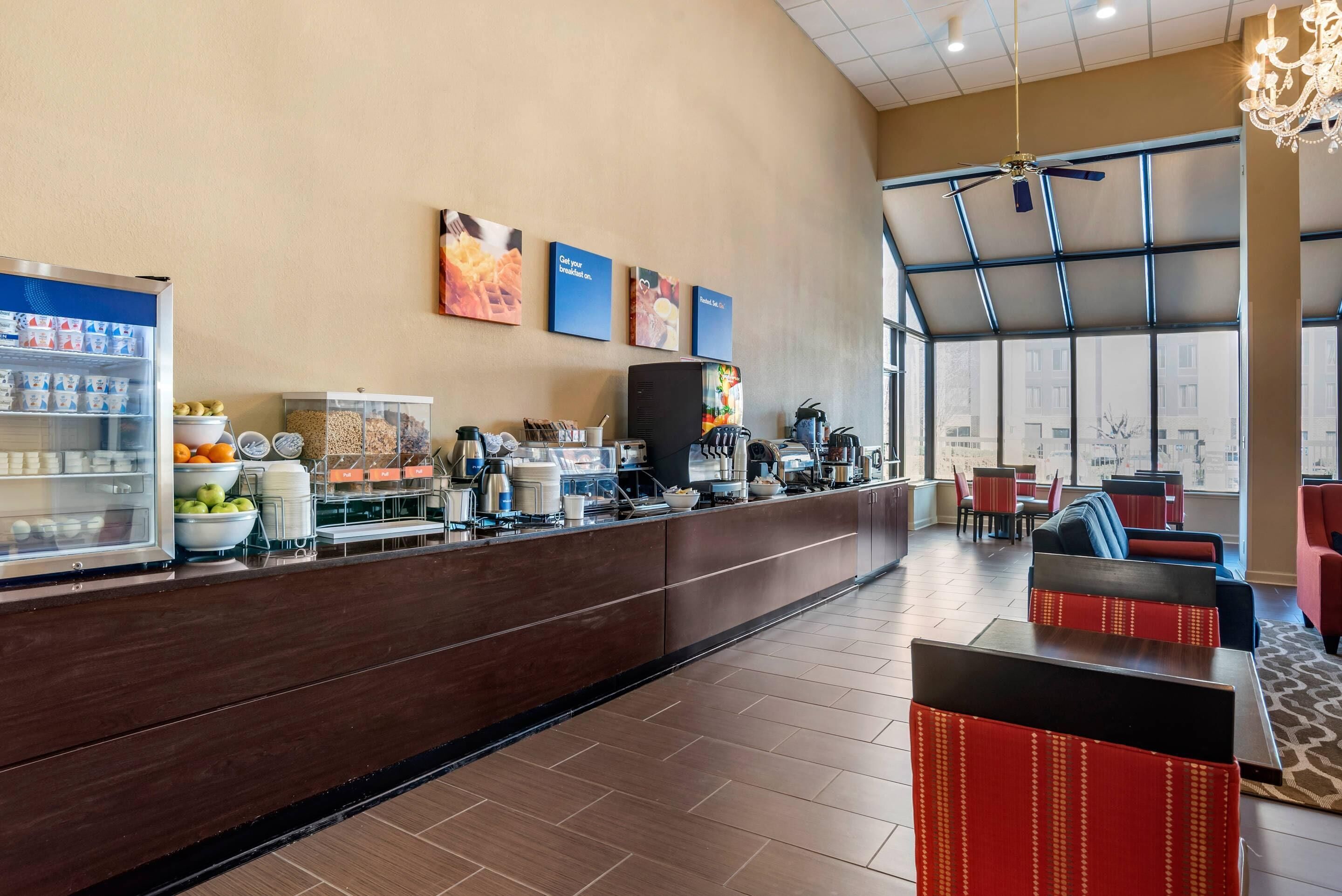 Free daily continental breakfast