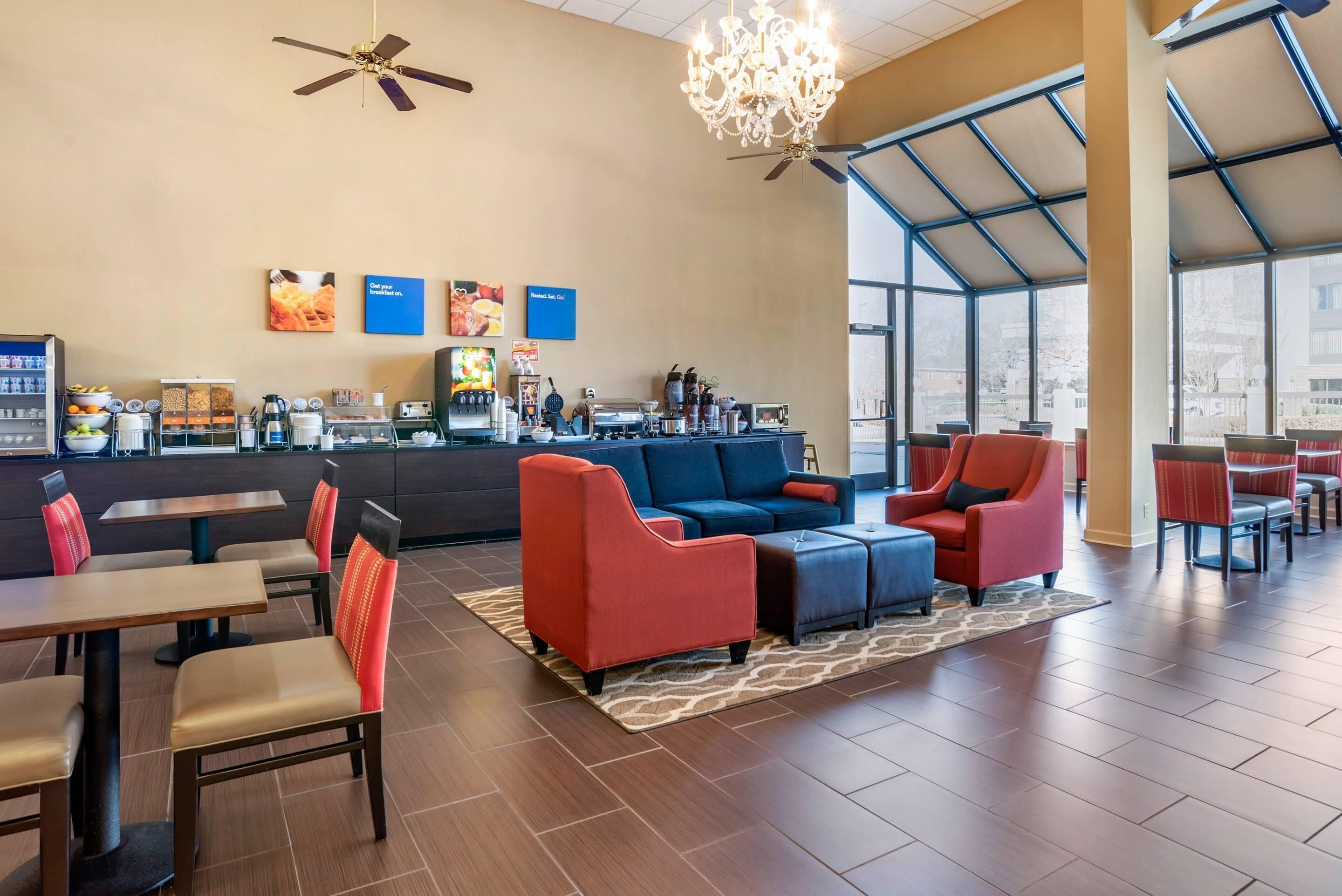 Free daily continental breakfast