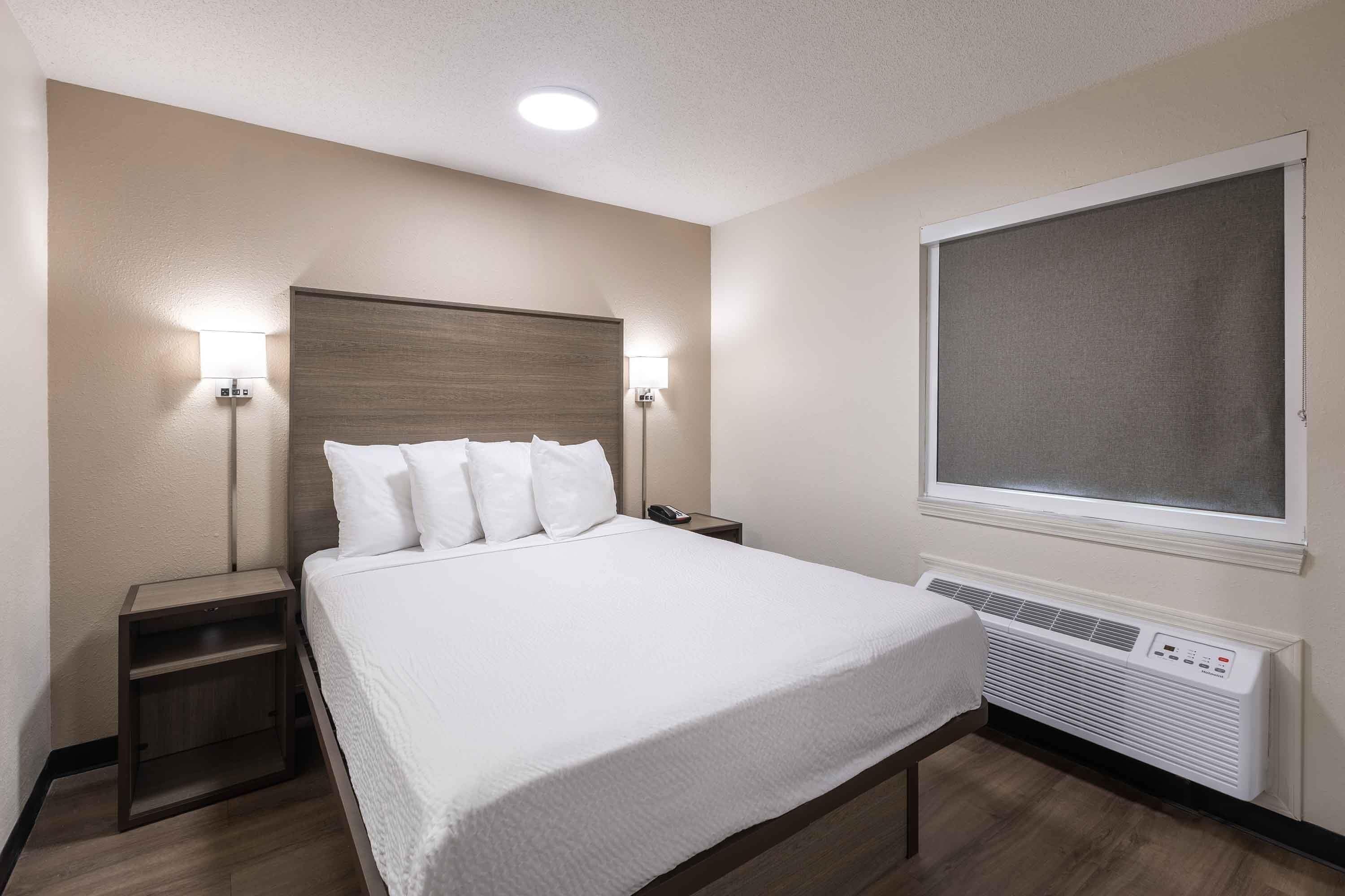 Deluxe Studio, 1 Queen Bed with Sofa bed, Non Smoking | Desk, iron/ironing board, free WiFi, bed sheets