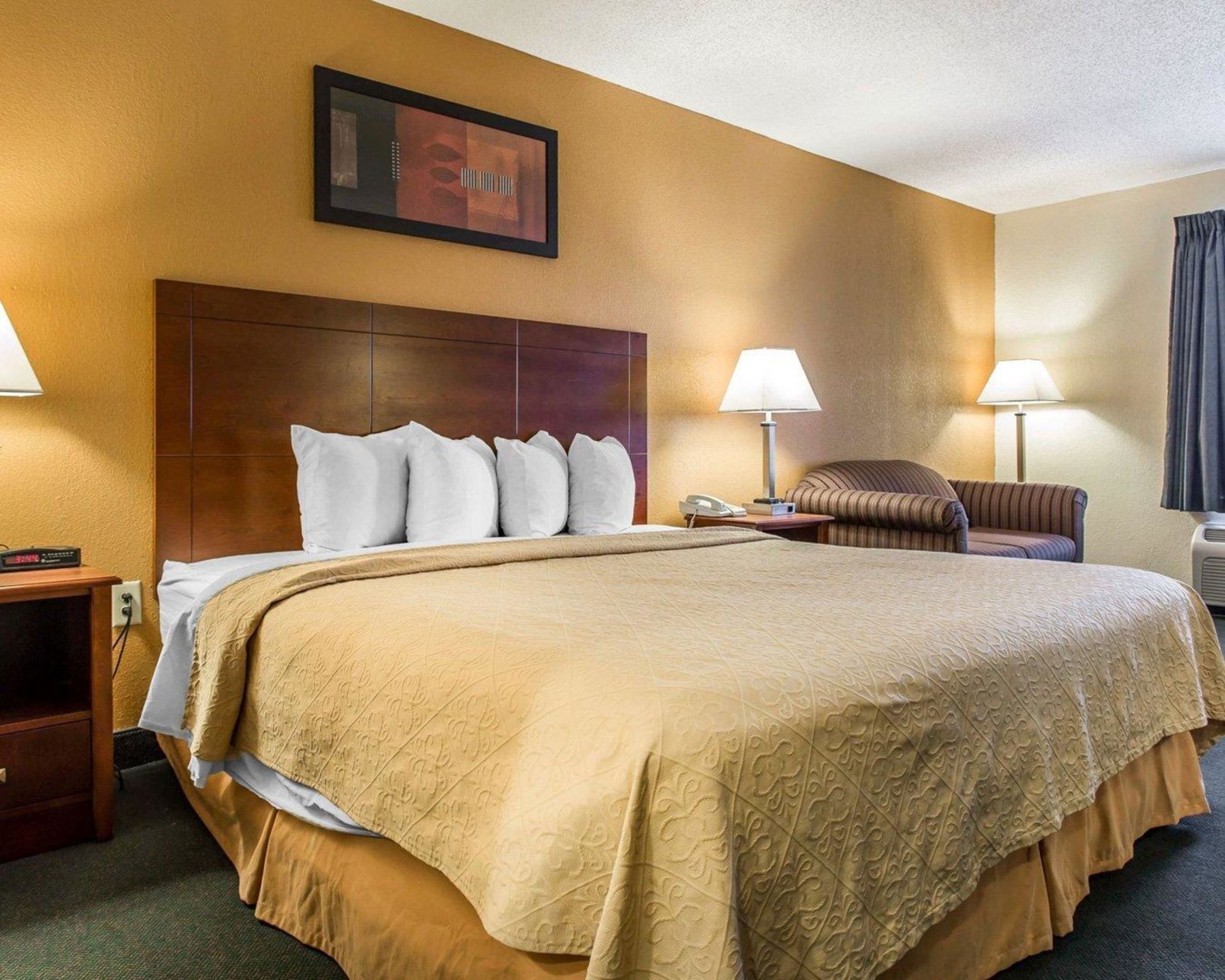 Desk, iron/ironing board, free WiFi, bed sheets