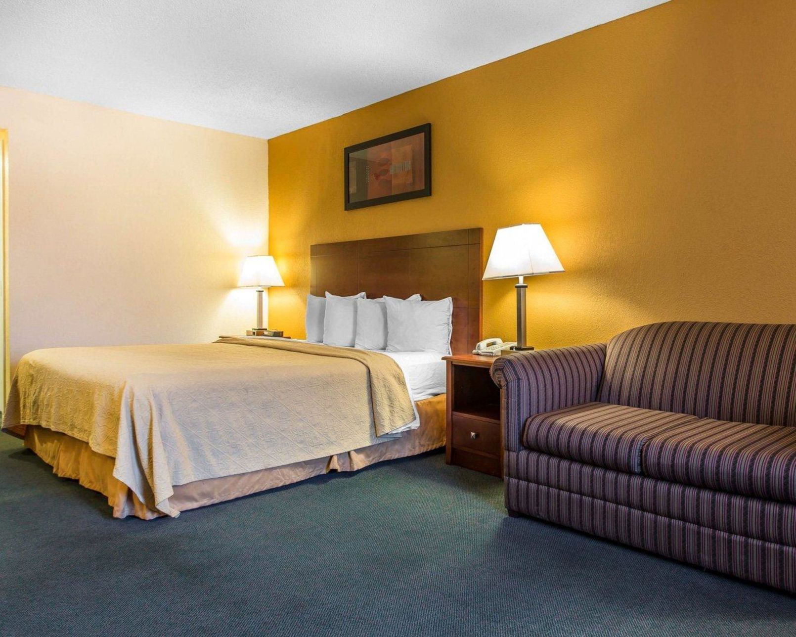 Desk, iron/ironing board, free WiFi, bed sheets