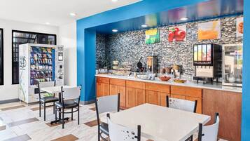 Desayuno bufé gratuito