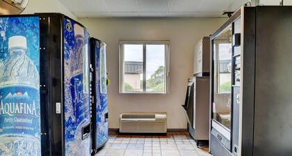 Motel 6 Warwick, RI - Providence Airport - I-95