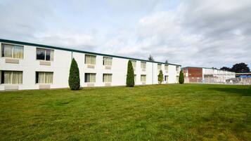 Vista frontal de la propiedad