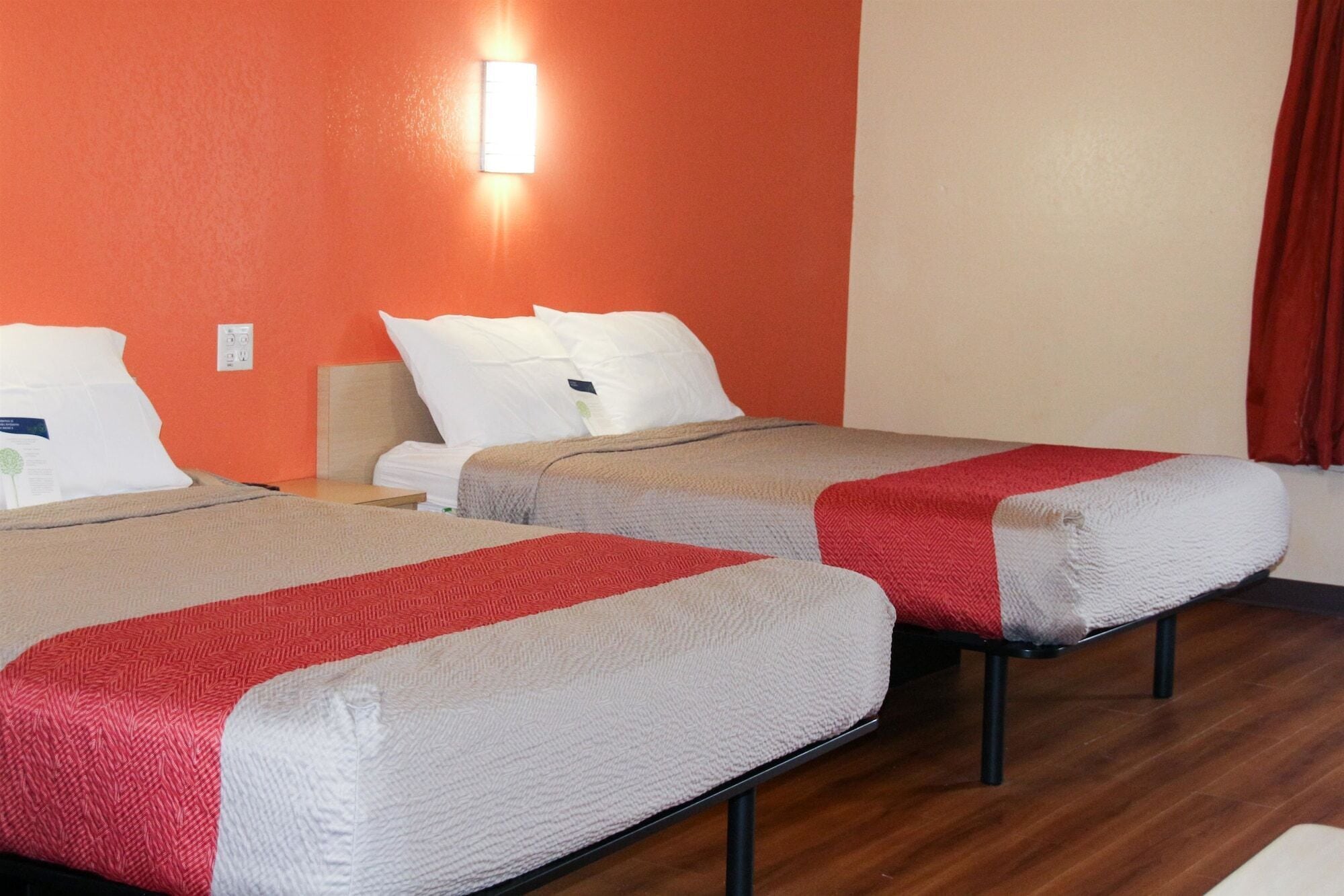 Free WiFi, bed sheets