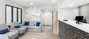 Econo Lodge Inn & Suites Ocean Springs - Biloxi