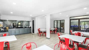 Free daily continental breakfast