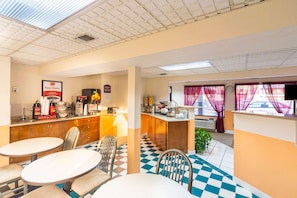 Free daily continental breakfast