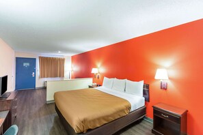 Desk, iron/ironing board, free WiFi, bed sheets - Econo Lodge Laurel (Laurel)