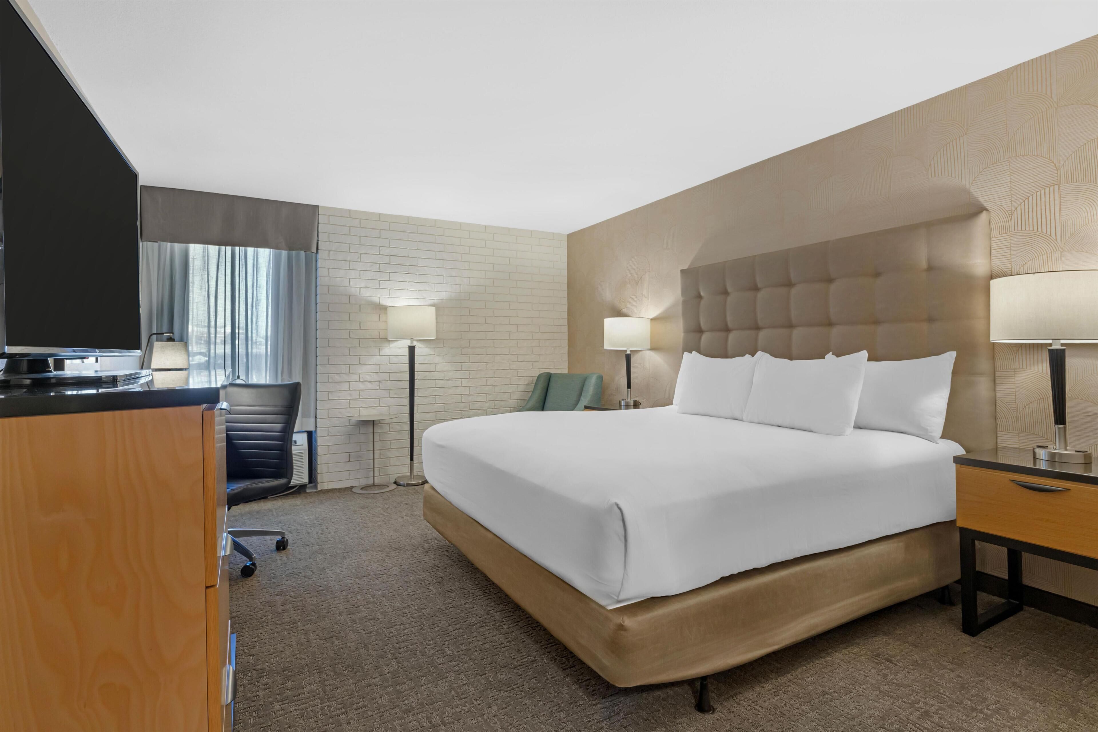 Room, 1 King Bed, Accessible (Tub) | Desk, laptop workspace, blackout drapes, iron/ironing board