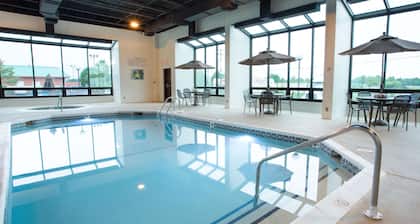 Drury Inn & Suites Joplin