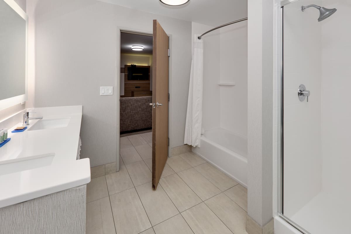 Suite, 2 Bedrooms | 1 bedroom, individually furnished, desk, iron/ironing board