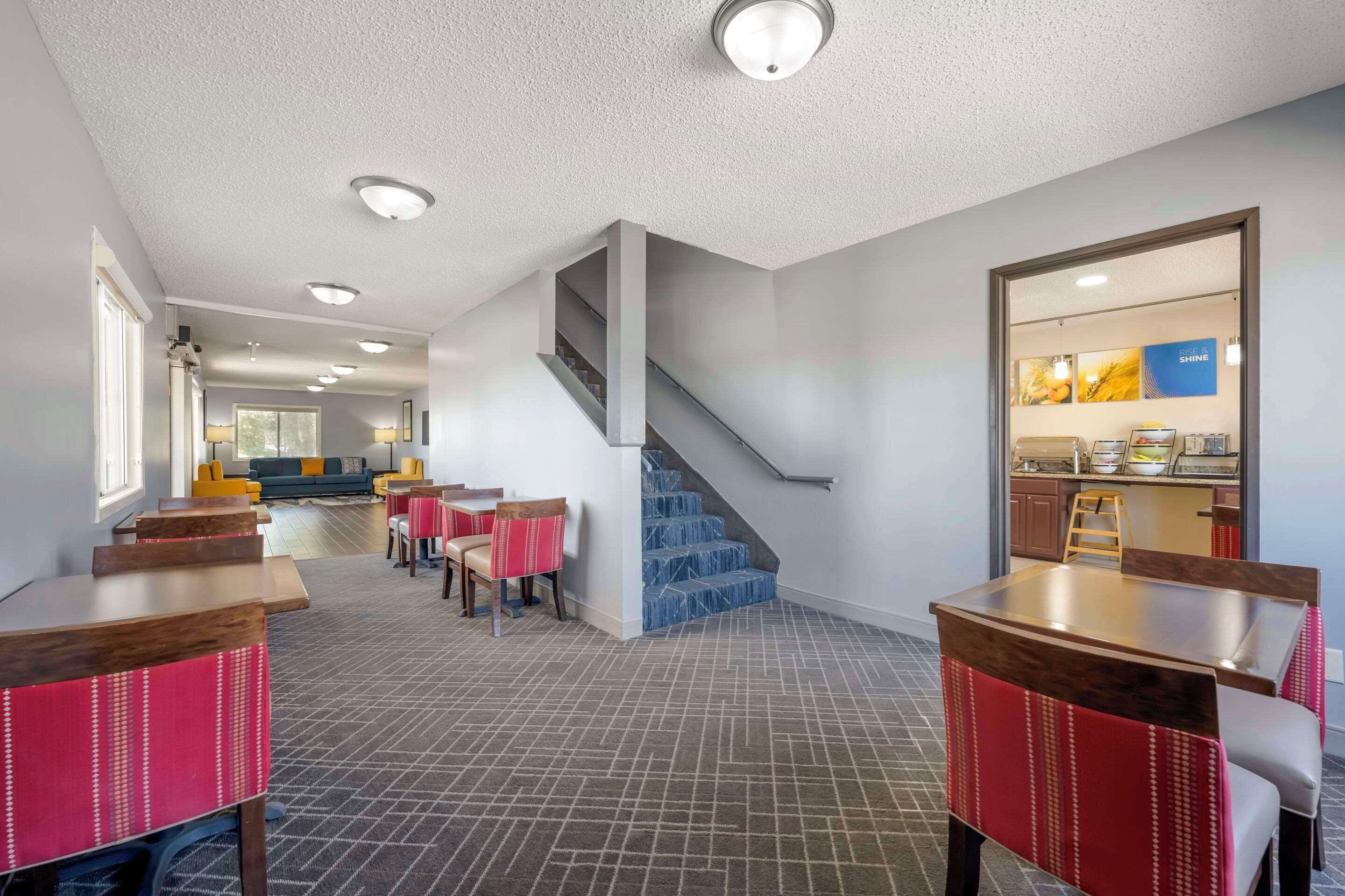 free daily self-service breakfast