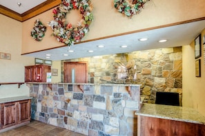 Lobby - Quality Inn Alliance (Alliance)