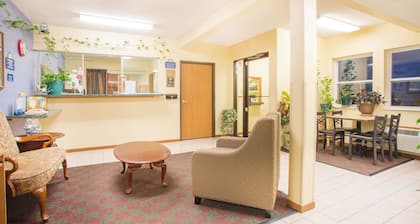 Days Inn by Wyndham Lexington NE