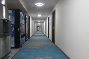 Máy bán hàng tự động