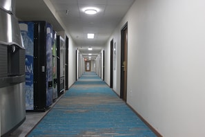 Máy bán hàng tự động