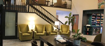 Alliance Hotel & Suites, a Howard Johnson by Wyndham