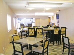 Lobby - La Quinta Inn by Wyndham Lincoln, Nebraska (Lincoln)
