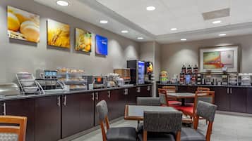 Sudah termasuk sarapan prasmanan setiap hari