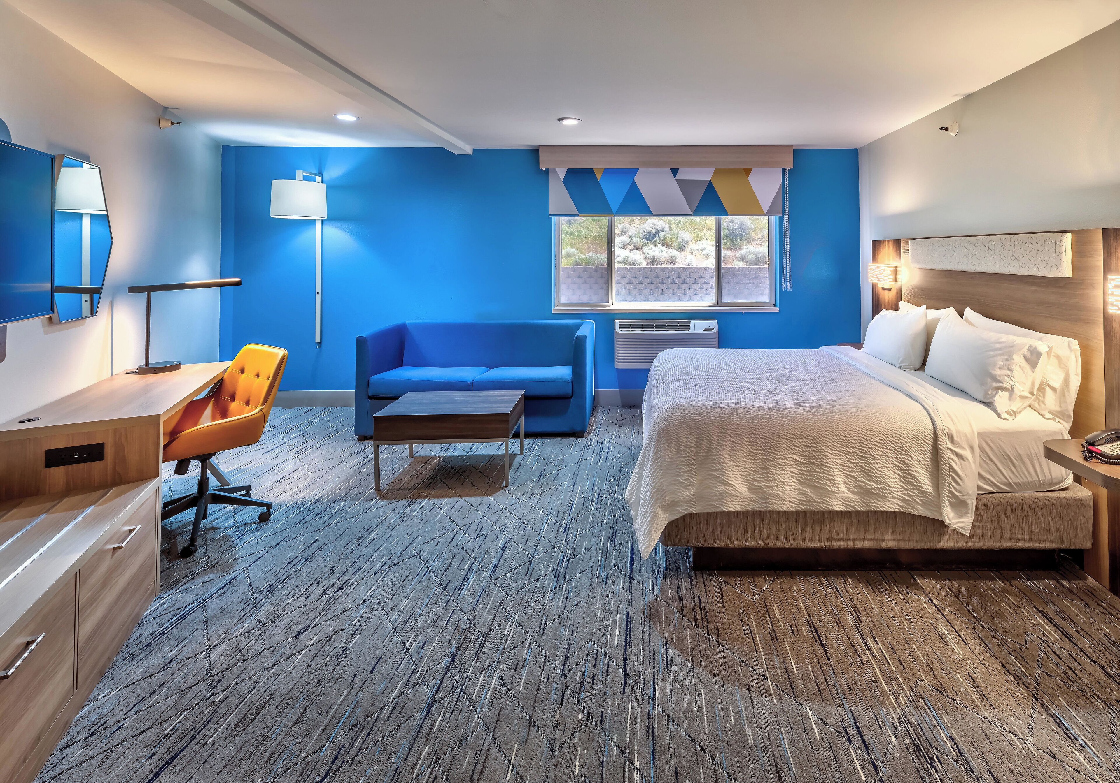 standard room, 1 king bed with sofa bed | 1 bedroom, hypo-allergenic bedding, desk, blackout curtains