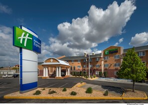 Exterior - Holiday Inn Express Winnemucca by IHG (Winnemucca)