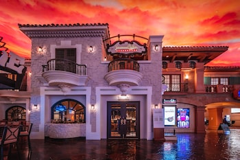 10 restaurants, breakfast, lunch, dinner served; American cuisine at Sunset Station Hotel & Casino