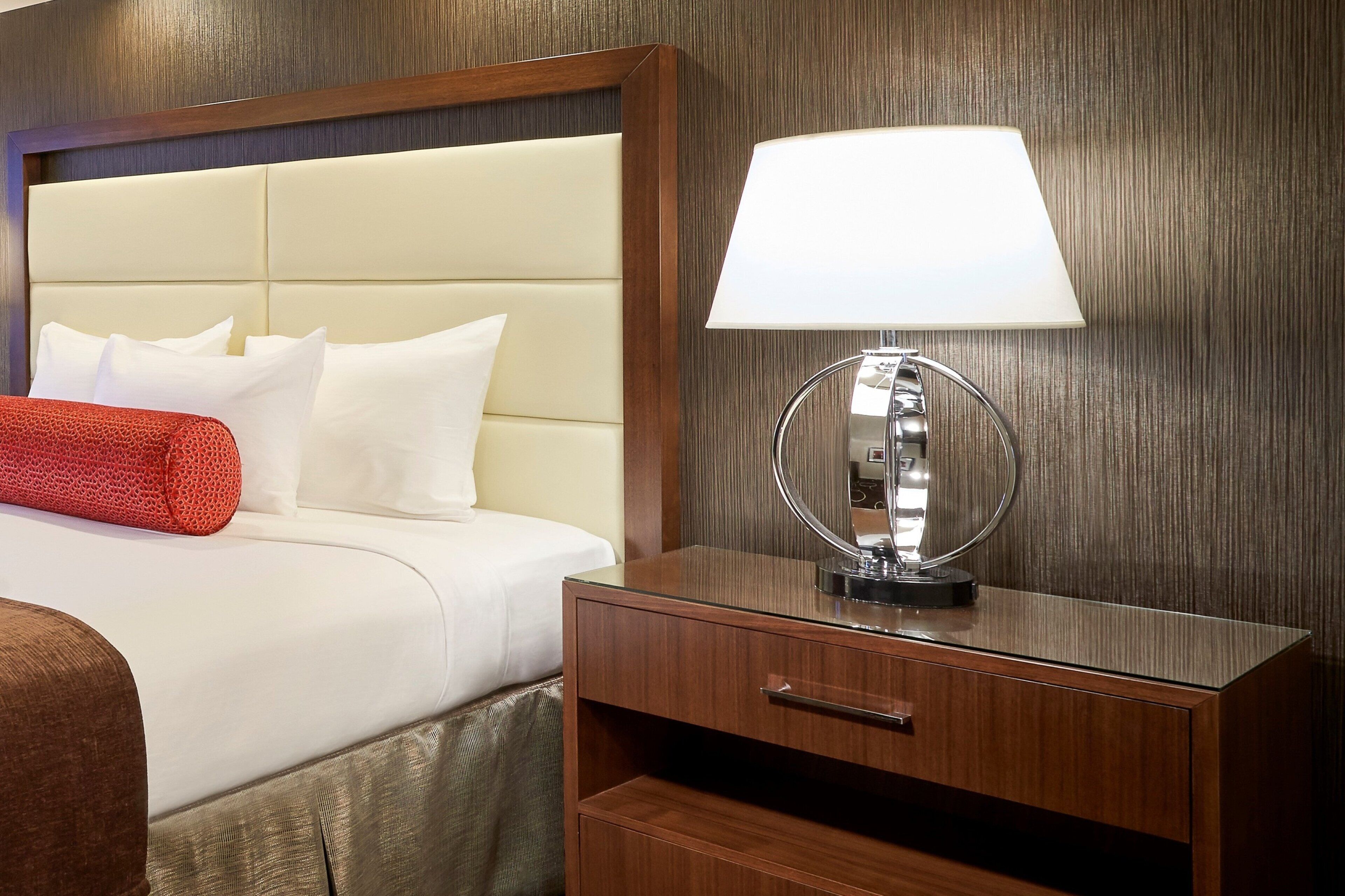 Colchones con pillow-top y espacio para trabajar con laptop 