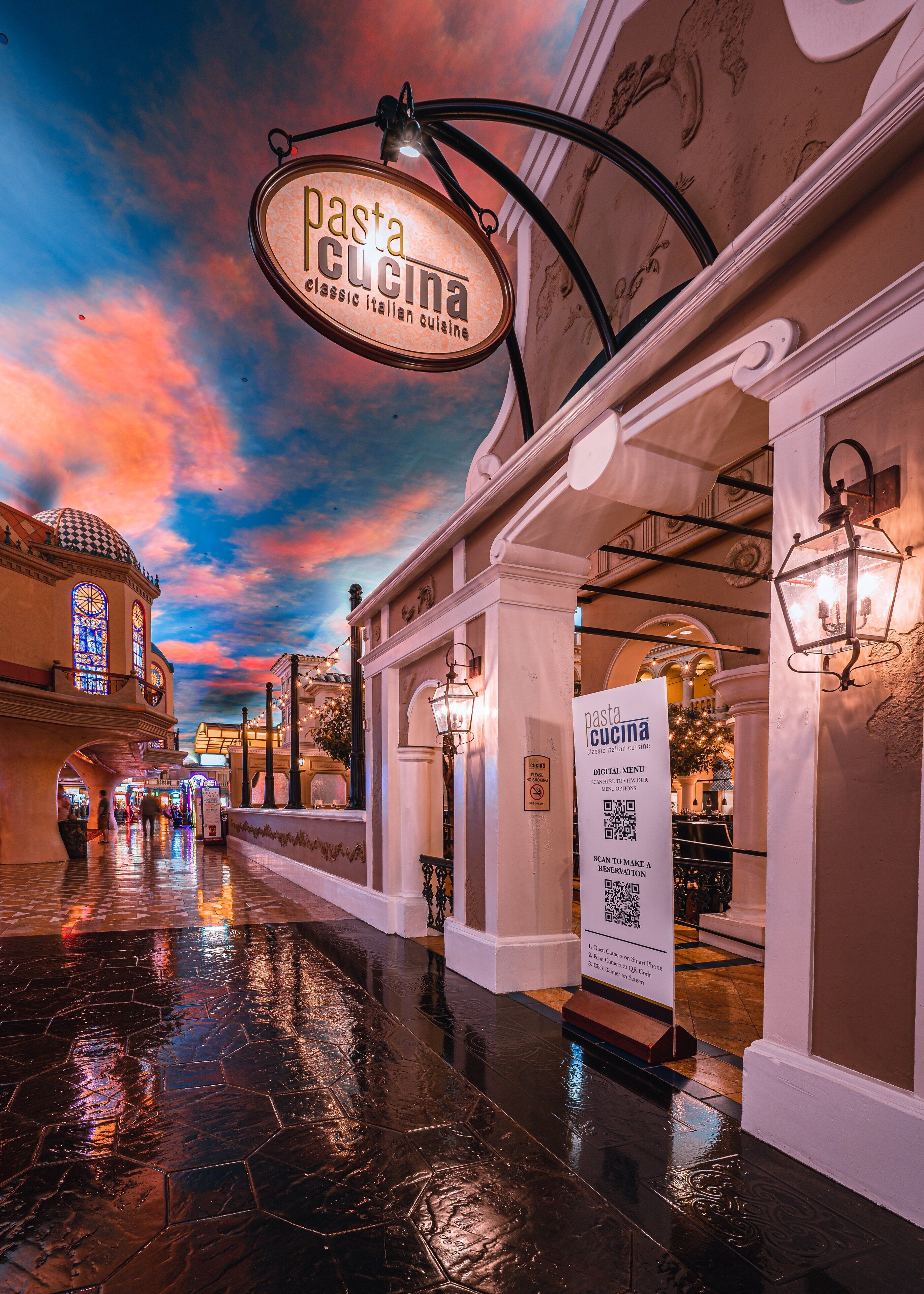 10 restaurants, breakfast, lunch, dinner served; american cuisine