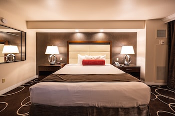 Pillowtop beds, laptop workspace, blackout drapes, iron/ironing board at Sunset Station Hotel & Casino
