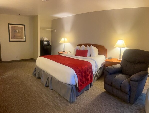 Chambre Deluxe, 1 grand lit, non-fumeur | Literie de qualité, bureau, fer et planche à repasser