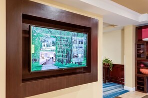 Lobby - Courtyard by Marriott in Portsmouth (Portsmouth)