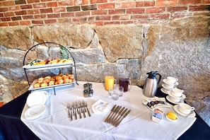 Free daily continental breakfast
