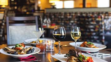 Dßner et brunch servis sur place, spécialités Cuisine américaine