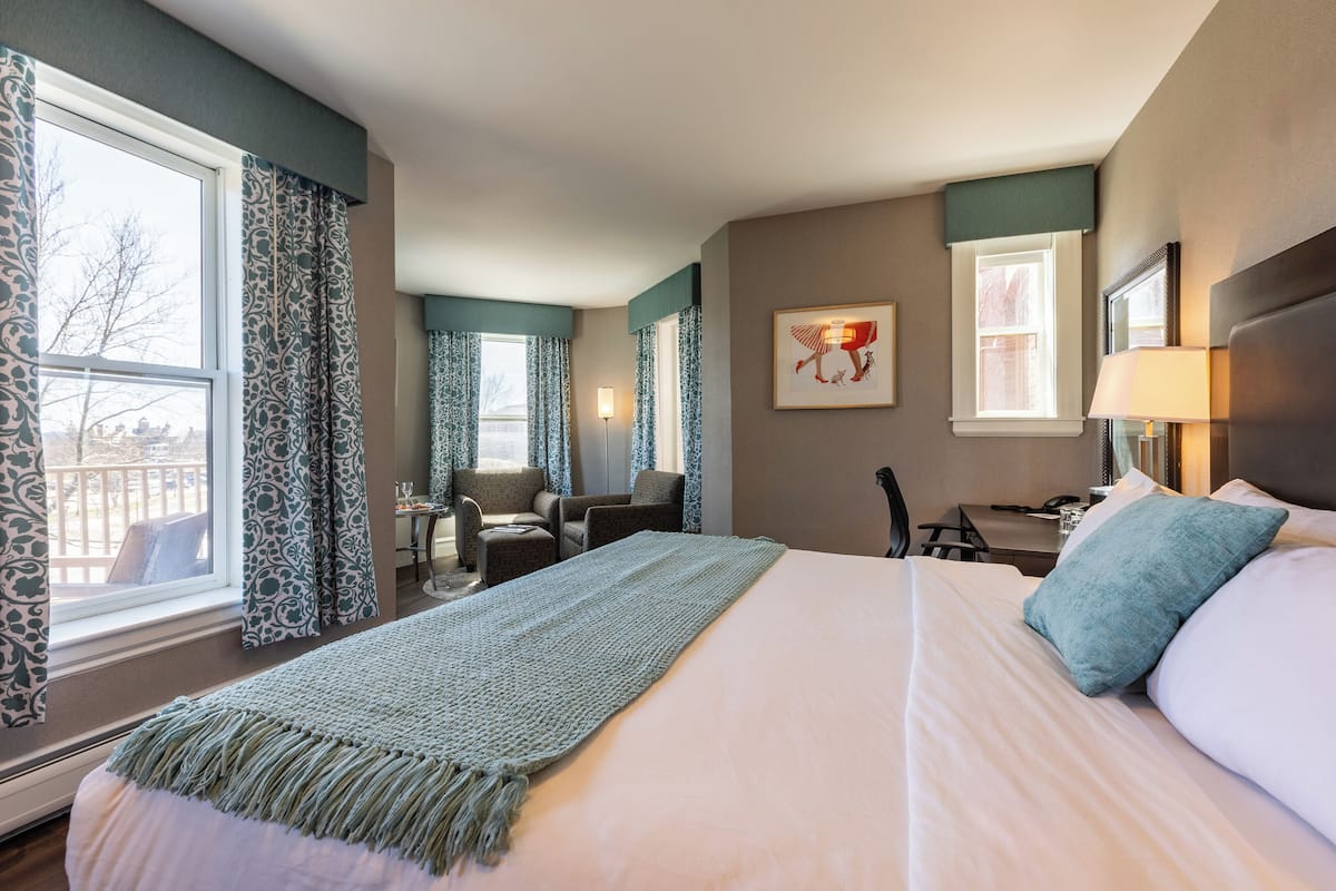 1 habitación, camas con pillow-top, muebles diferentes y escritorio